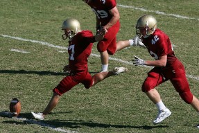 开云体育app-年度焦点之战之夜，马丁内利关键回合不手软，一剑封喉定乾坤