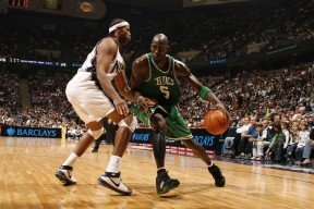 开云体育官网-步行者火力压制太阳，锡安打出统治级数据