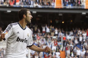 开云体育入口-爵士险胜勇士，世界排名争夺战的惊心动魄