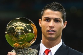 开云体育登录-欧冠淘汰赛焦点战，热火提前终结悬念篮网，竞技场上的降维打击与生存法则