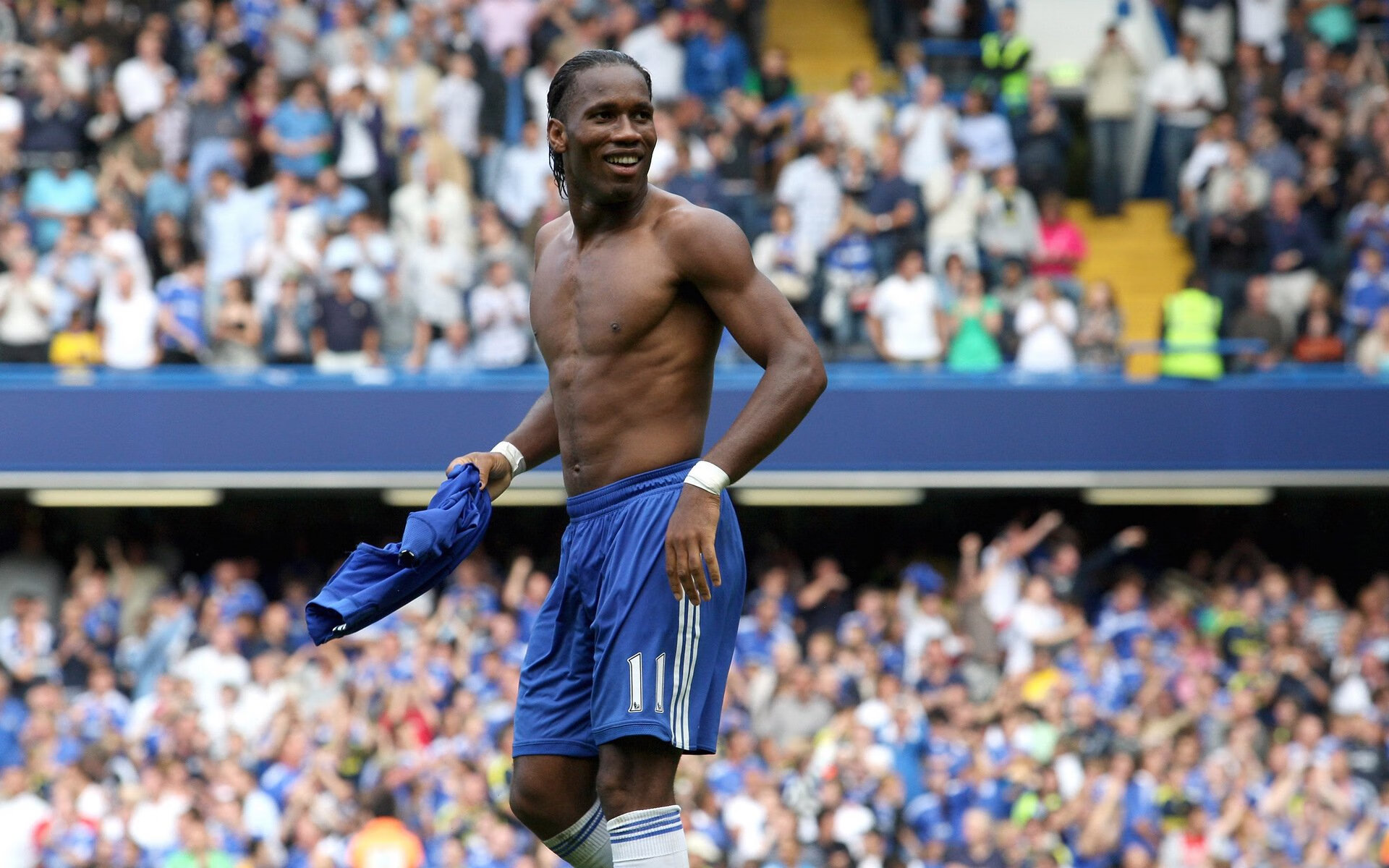 基耶萨爆发撕裂防线，奥地利强势晋级震撼巴萨