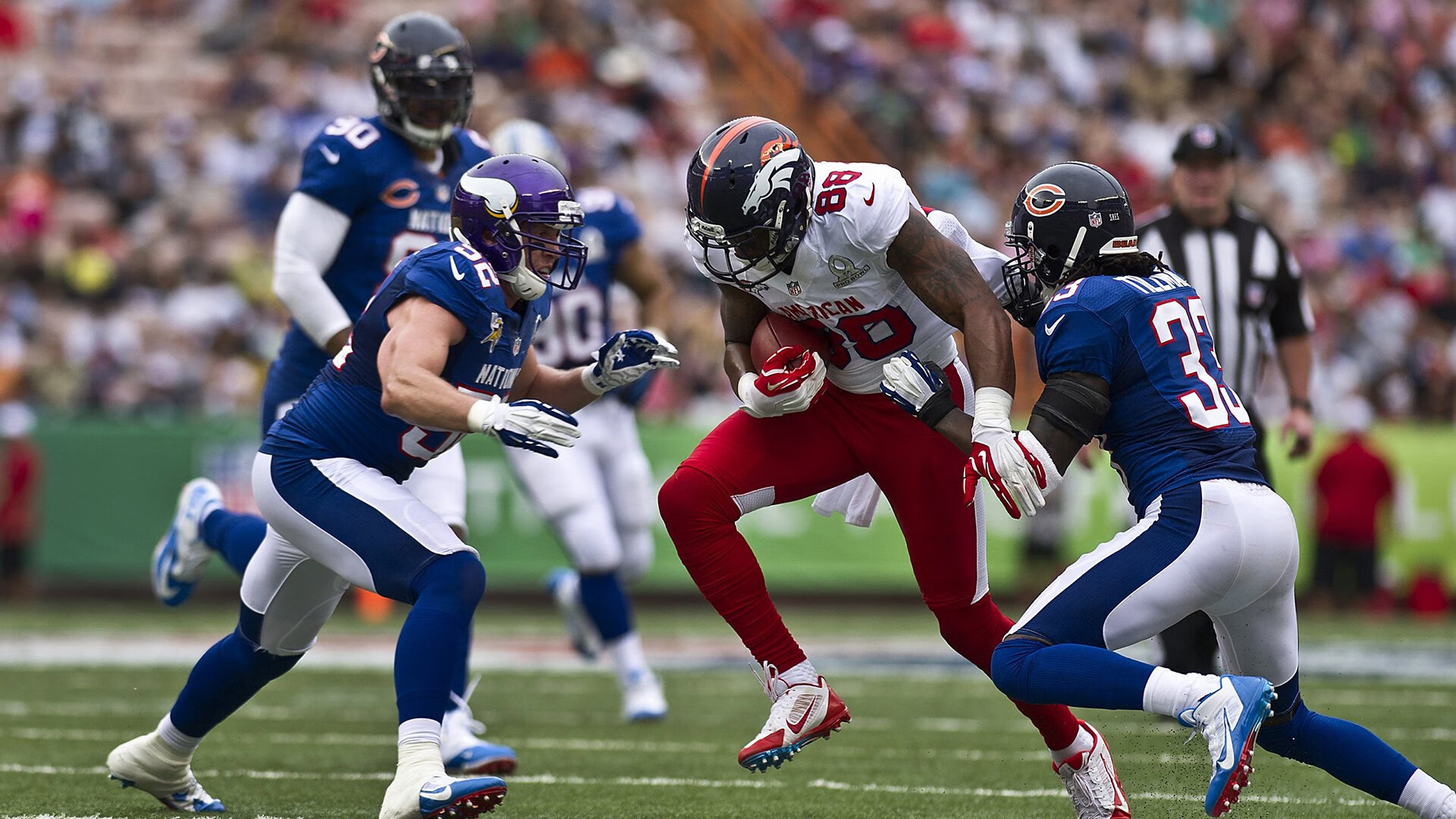 西亚卡姆的加冕礼，当国王在密尔沃基的寒夜中降下权杖