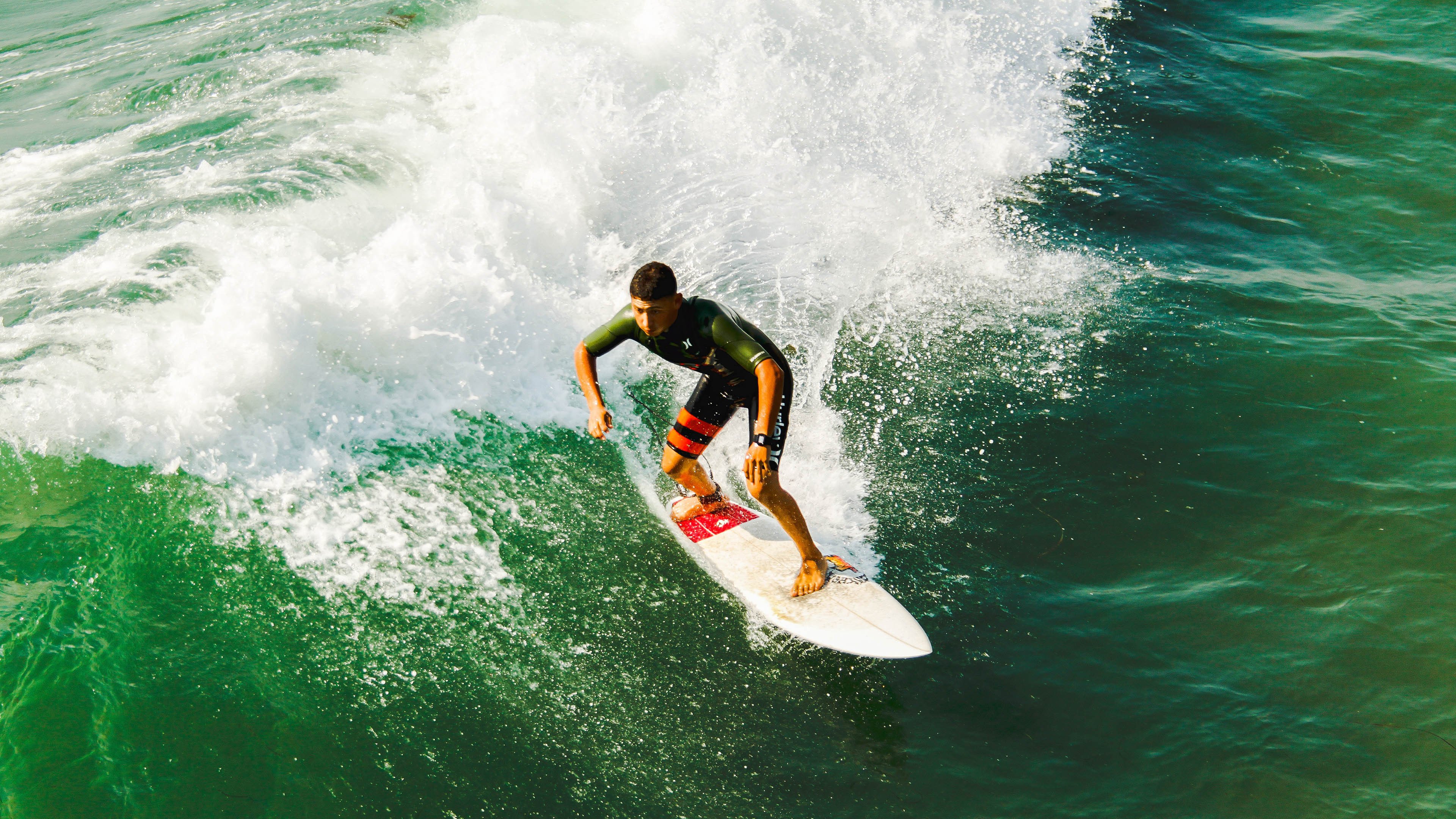 当森林狼的利爪撕裂深圳队,哈登的引擎在F1街道轰鸣,体育,一场永不谢幕的跨界征服